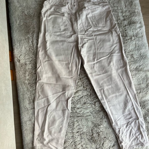 Γυναικείο παντελόνι Jean H&M μπεζ, σε άριστη κατάσταση, ψηλομέσο