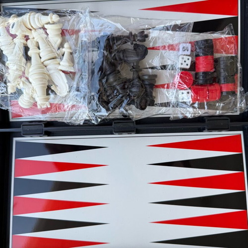 Magnetic chess backgammon and checkers set new