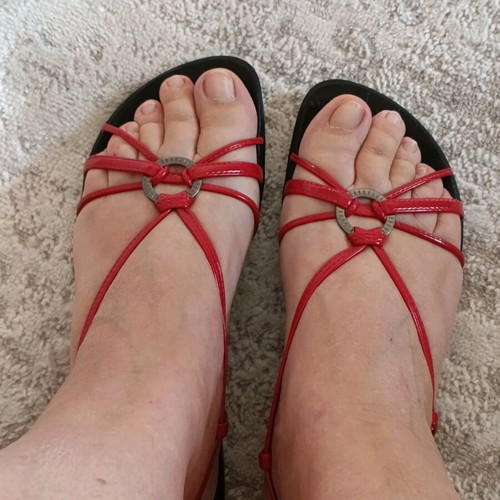 Boxer women's sandals size 39 red like new, leather