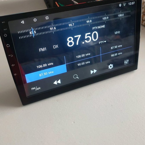 Sinosmart Multimedia 10.1" used with screen protection