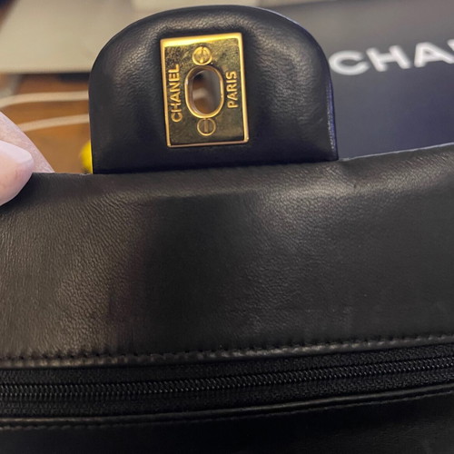 Chanel 11.12 shoulder bag like new, black and gold