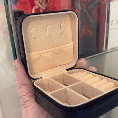 Jewelry case travel size new, black