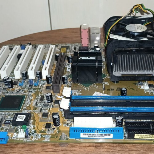 Asus P4C800-E Deluxe vintage motherboard with Intel Pentium 4 3GHz used