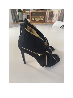 Zara καστόρινα πέδιλα μεταχειρισμένα, μέγεθος 38, μαύρα