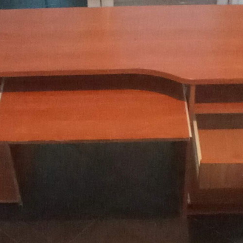 Desk used with dimensions 77x148x60 cm