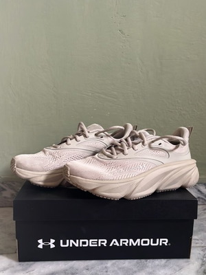 Under Armour athletic shoes like new, size 37.5, beige