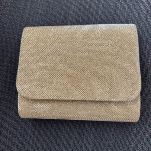 Clutch gold with removable chain like new