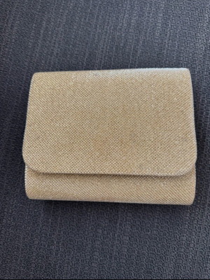 Clutch gold with removable chain like new