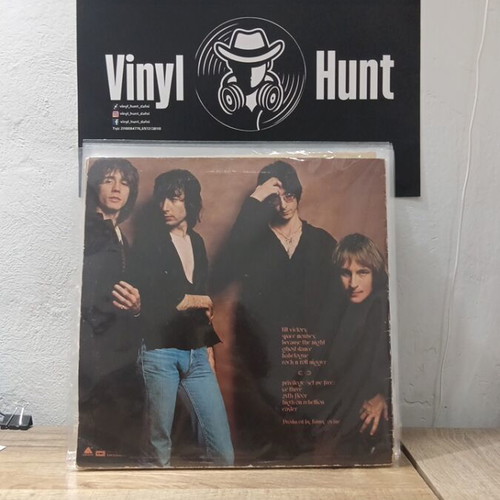 Patti Smith Easter LP used, folk 1978