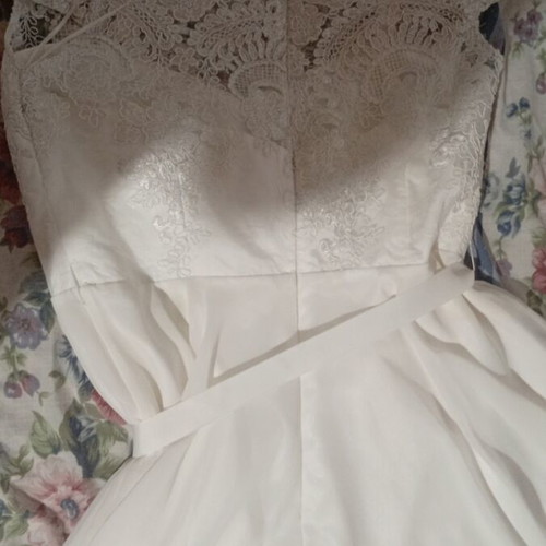 Wedding dress like new, handmade, size large, knee length