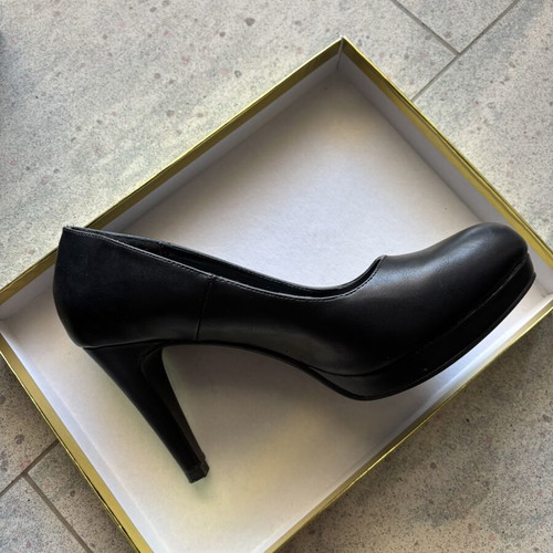 Tulipano black pumps size 40, slightly used