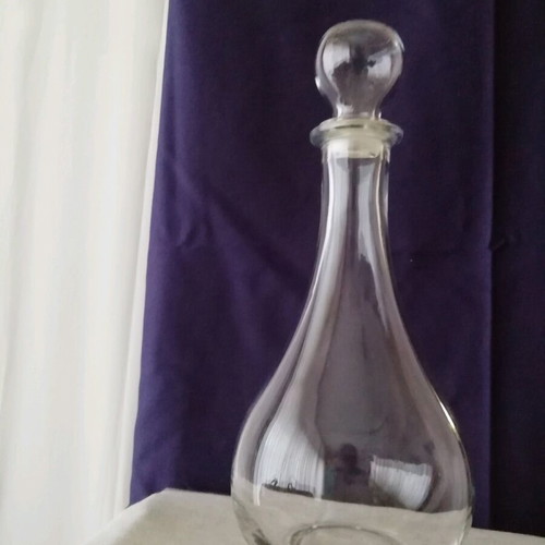 Glass bottle like new, elegant for wine and water