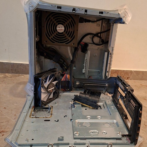 Apple Power Mac G4 (MDD) case with Thermaltake 550W PSU