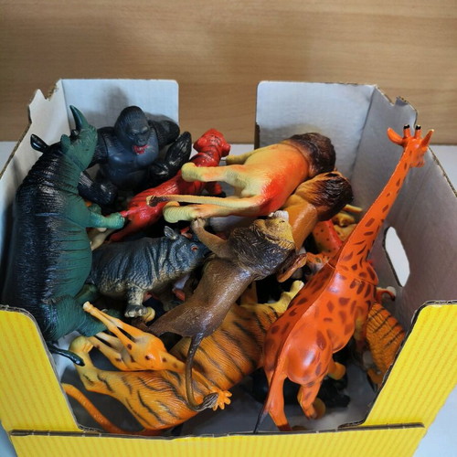 Educational jungle and savanna animals like new, over 40 pieces