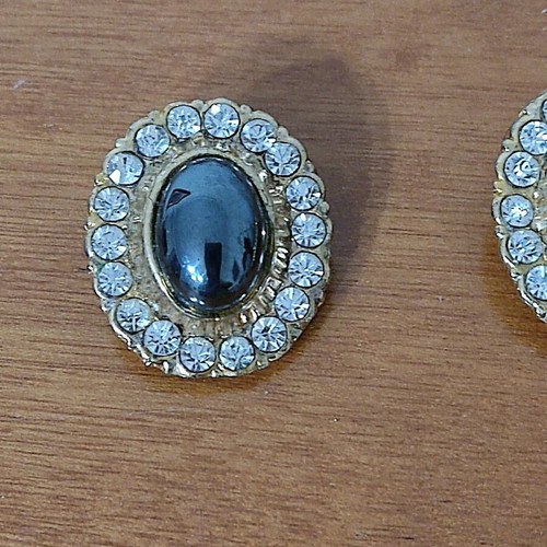 Vintage earrings with clips like new, high quality