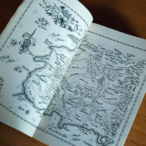 The Dragon Reborn by Robert Jordan used, English fantasy novel