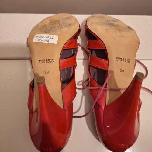 Amuleti Fuchsia Leather Peep Toe Sandals like new, cut outs & laces
