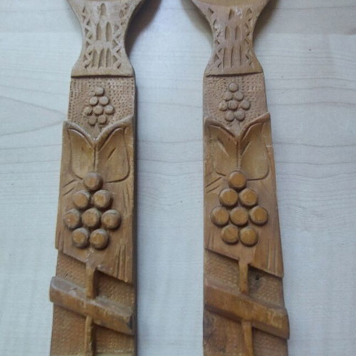 Vintage wooden decorative wall spoon and fork set