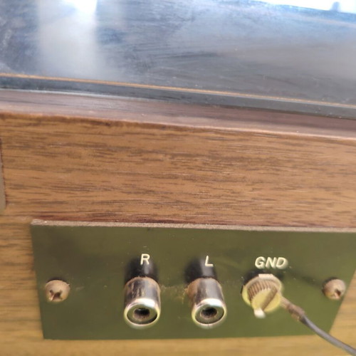 Sansui SR-212 turntable used with Shure cartridge and needle