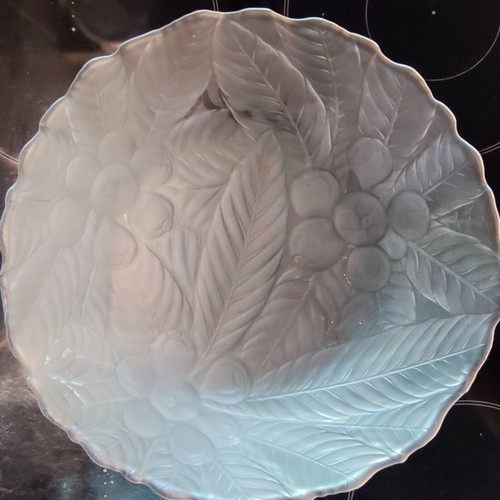 Glass serving platter with fruit and leaf decoration, 33cm diameter, new
