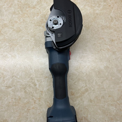 Bosch tools with 3 4.0Ah batteries and carrying case new