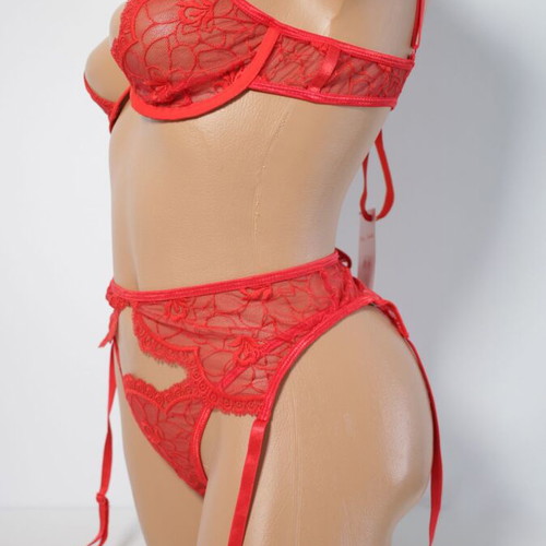 Lingerie set of three pieces with lace, new, red