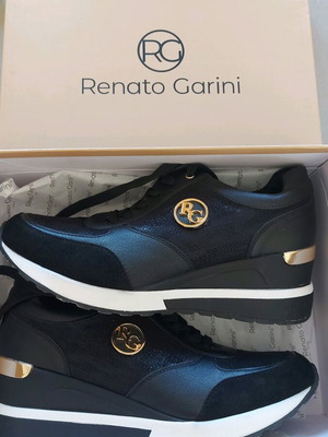 обувки с връзки