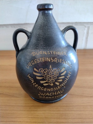 Clay wine jug from Austrian city Wachau like new