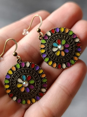 Vintage women's colorful earrings