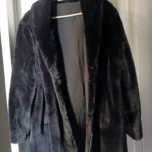 Synthetic fur coat like new, black