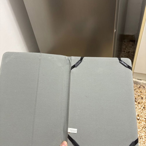 Hama tablet cases for 10-inch tablets like new