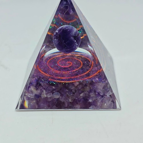 Orgonite Energy Pyramid with Natural Amethyst like new