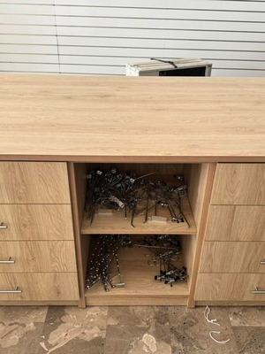 Professional mid-height shelving unit with drawers