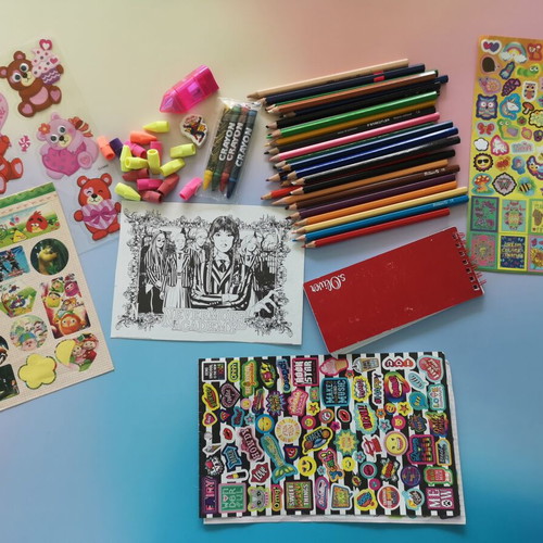 Set of 30 Pencils and 4 Crayons like new with many gifts