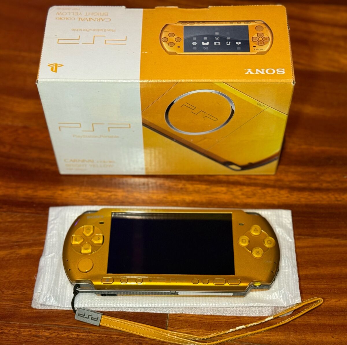 Sony PSP-3000 Bright Yellow console… - € 310,00 - Vendora.cy