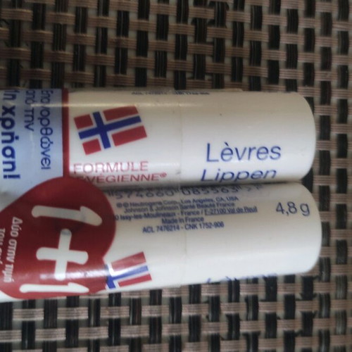 Lip Neutrogena lip repair 1+1 gift new