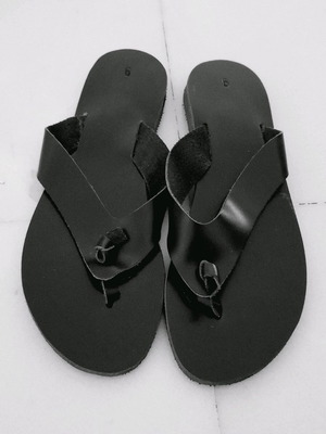 leather black sandal