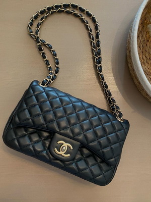 Chanel classic bag употребявана, винтидж, черна за рамо