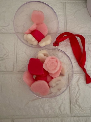 Wax melts in transparent ball with dove scent new