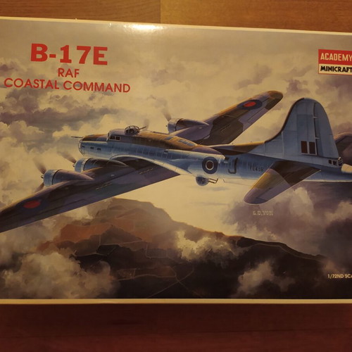 B-17E Academy Minicraft model kit like new 1:72 scale