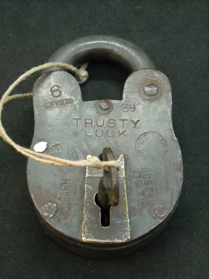 Λουκέτο βαρέως τύπου “Trusty Lock” μεταχειρισμένο με κλειδί λειτουργικό