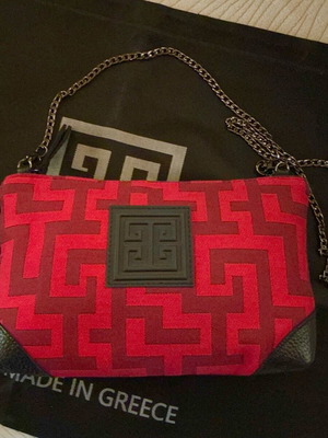 Τσάντα χιαστί REA Classic Pattern κόκκινο/μαύρο limited edition