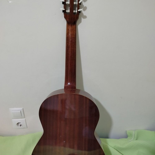 Juan Martinez No 20 classical guitar with case and accessories