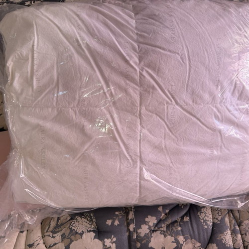 Laura Ashley Home Down Comforter double like new