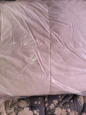 Laura Ashley Home Down Comforter double like new