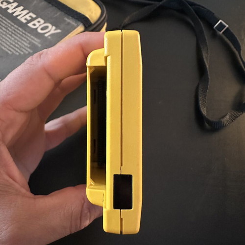 Game Boy Color original yellow with case