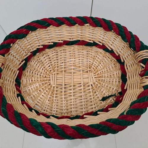 Woven basket new in excellent condition