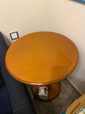 Coffee table like new, beech wood