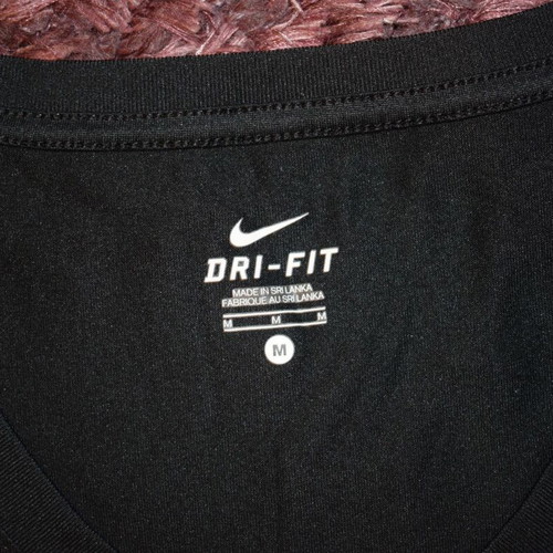 Nike Yogis Limited Edition T-shirt women size M like new, black