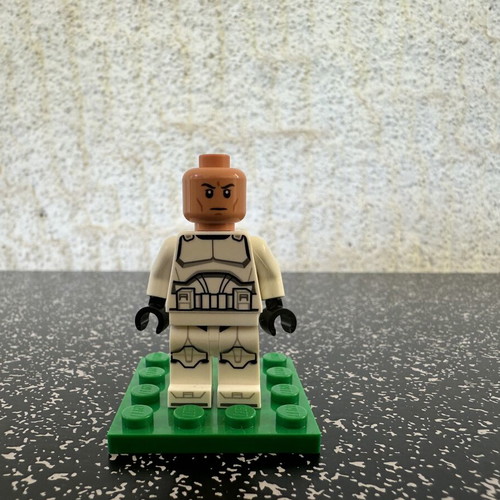 Lego Star Wars Clone Trooper Phase 2 Nougat Head like new without helmet